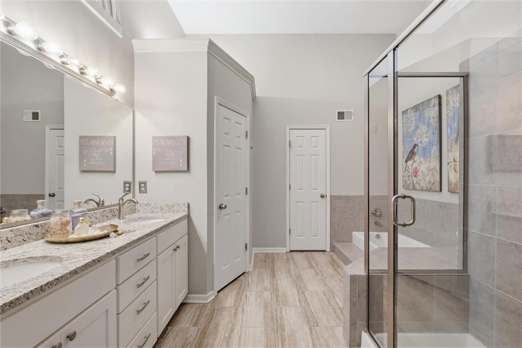 6114 W 157th Terrace — photo 24