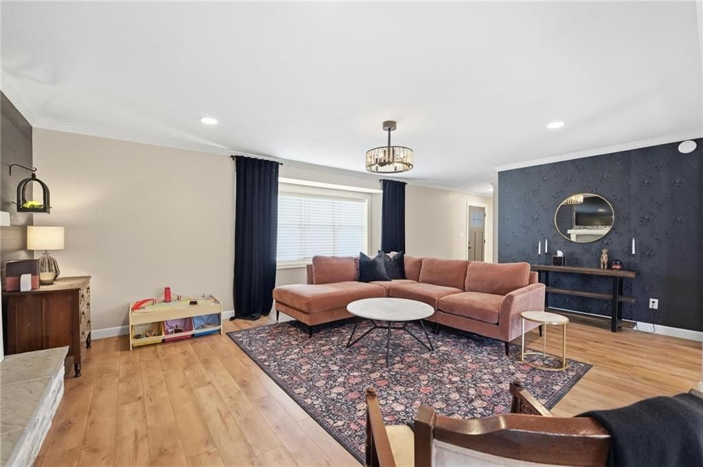 3106 Oakcrest Drive — photo 3