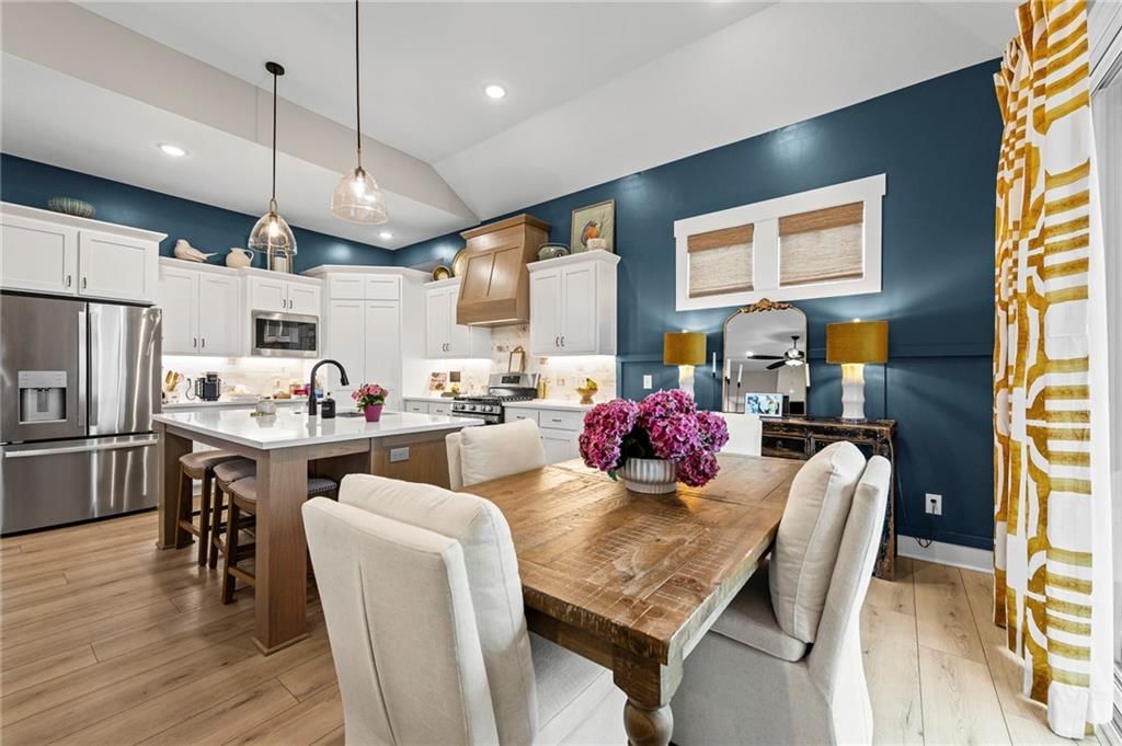 1810 Garden Court — photo 4