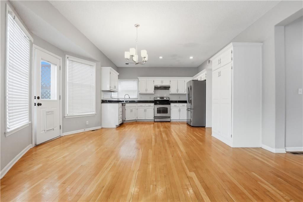13236 Carter Street — photo 8