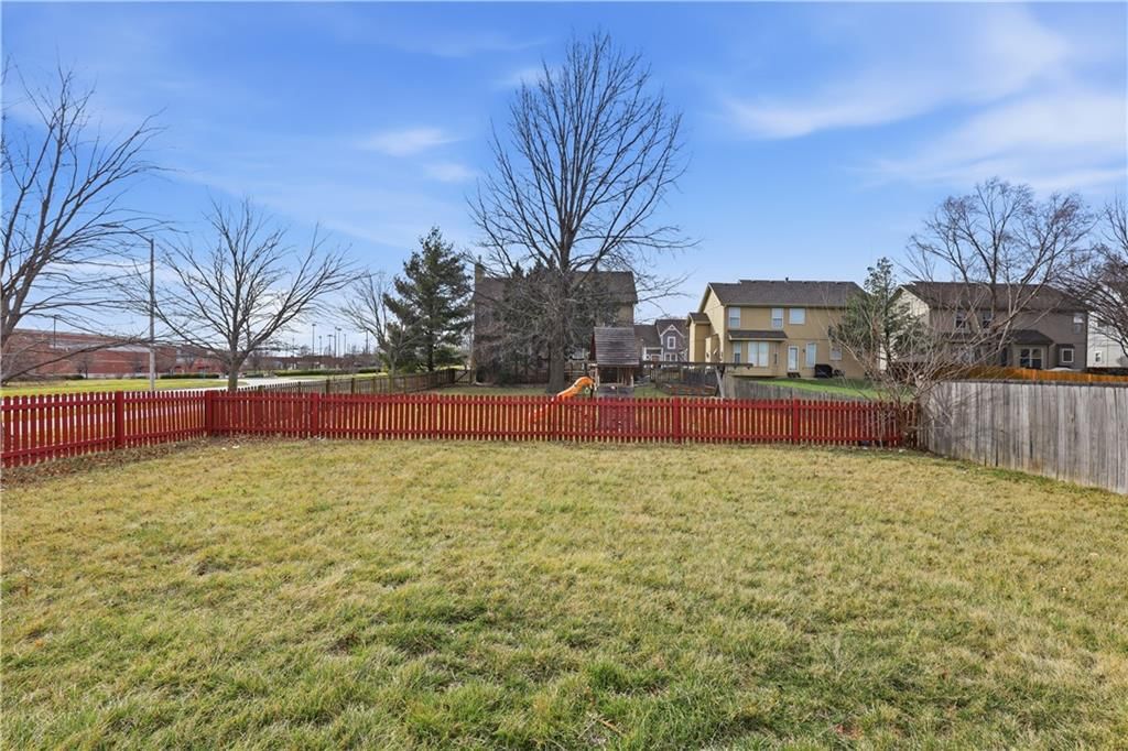 13236 Carter Street — photo 23