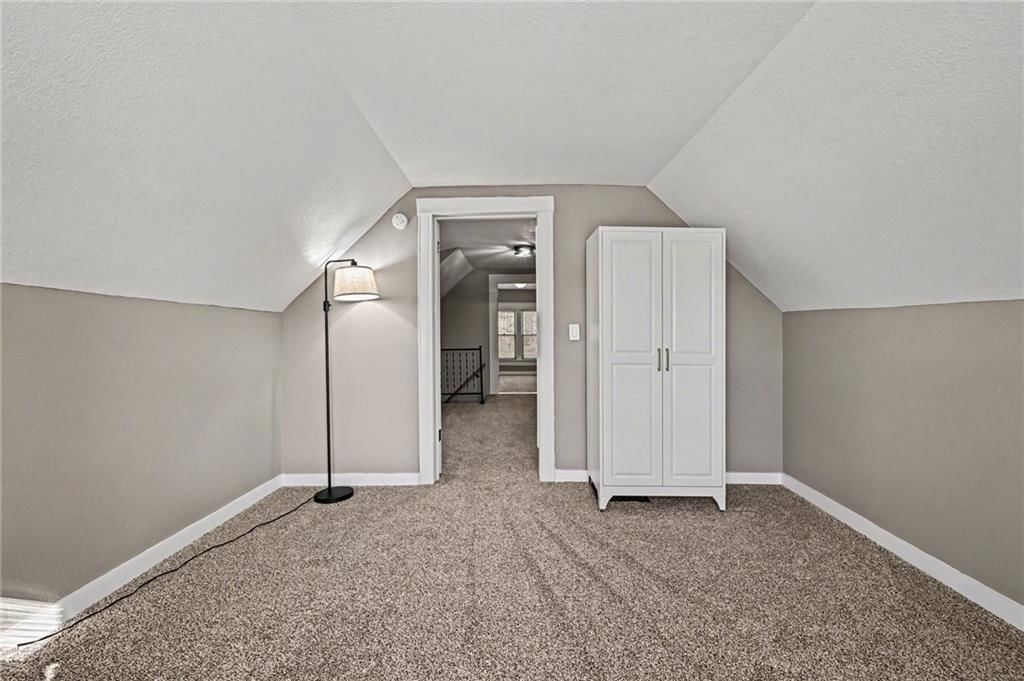 1511 6th Avenue — photo 23
