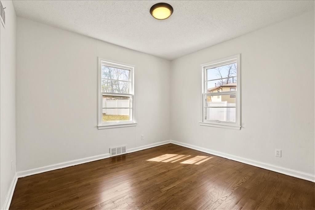 7505 E 130th Street — photo 16