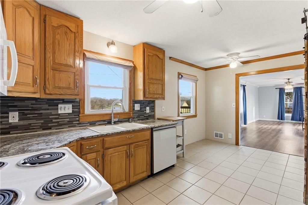 2720 S 42nd Street — photo 11