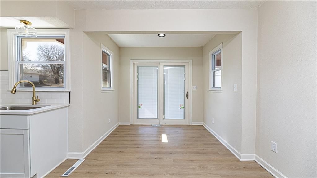 1235 Main Street — photo 4