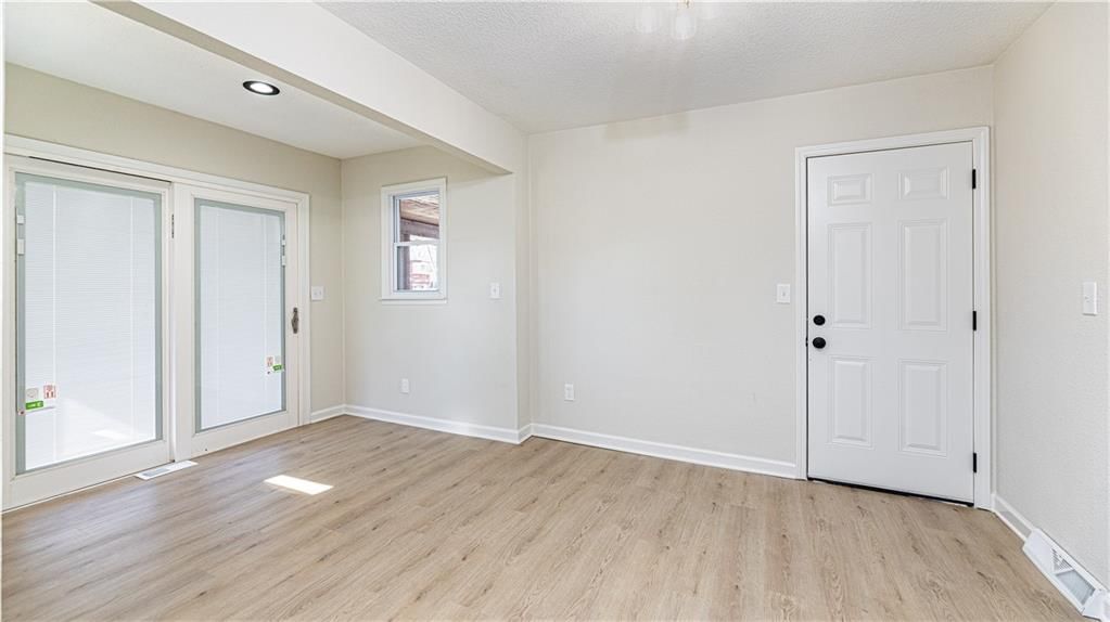 1235 Main Street — photo 7