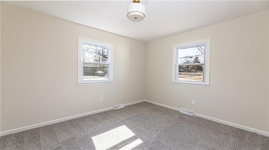 1235 Main Street — photo 9