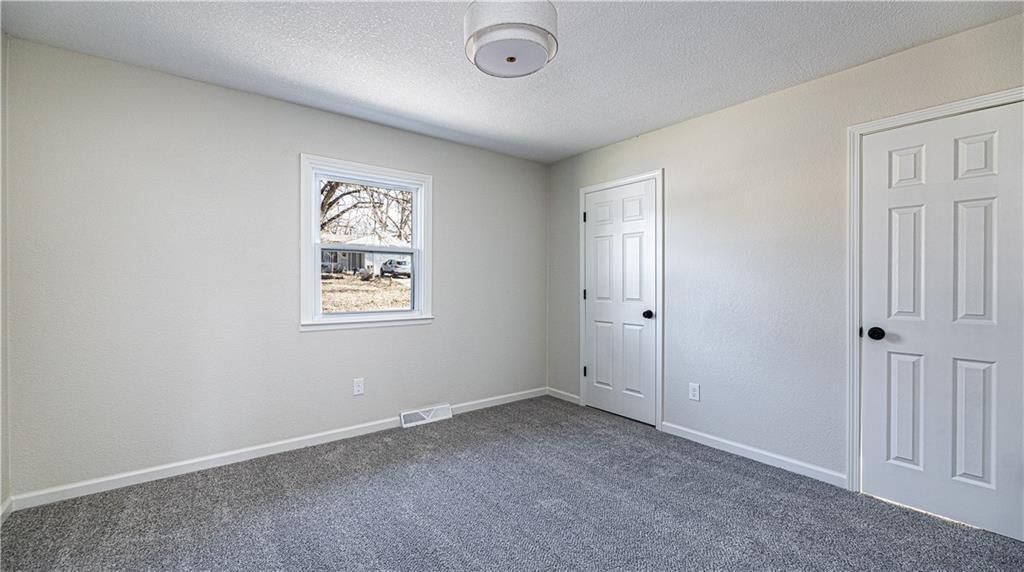 1235 Main Street — photo 12