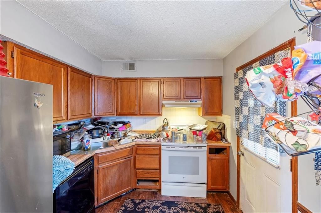 104 E SUNRISE Drive — photo 28