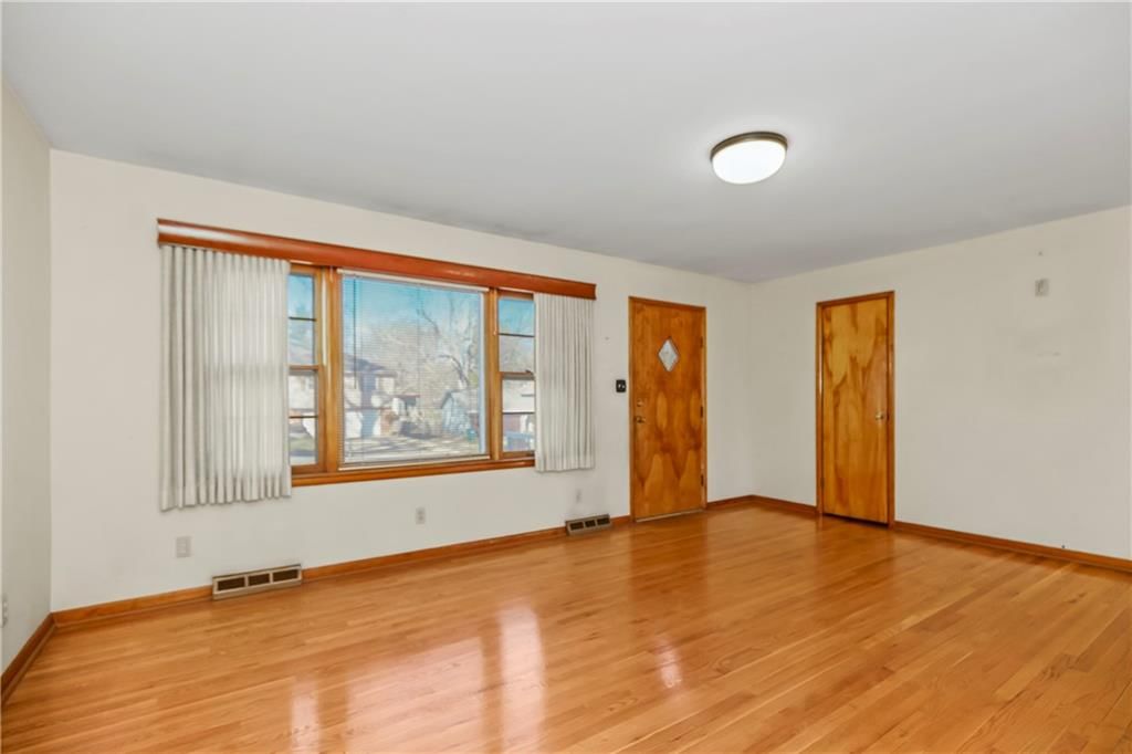 6215 Sterling Avenue — photo 6