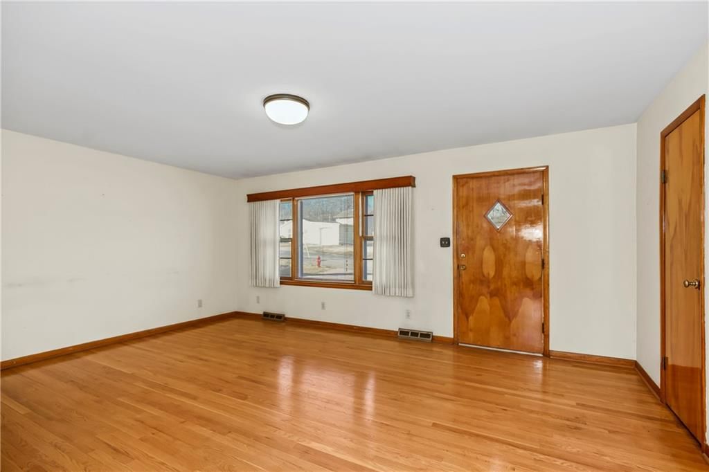 6215 Sterling Avenue — photo 7