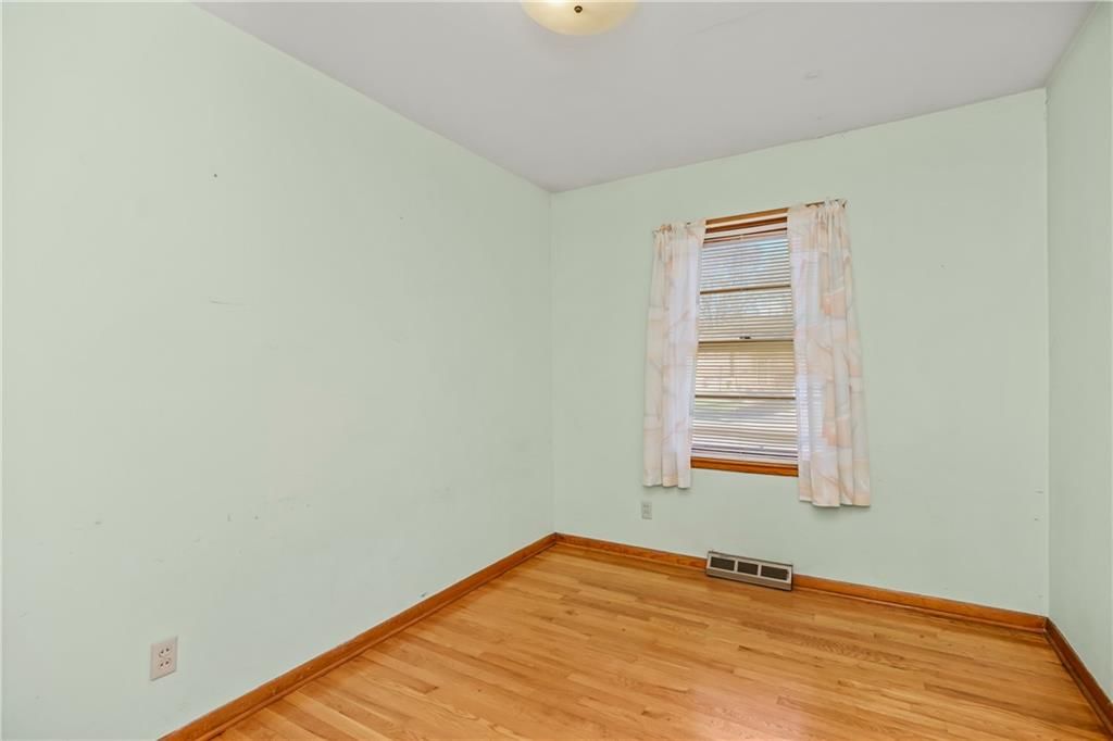 6215 Sterling Avenue — photo 19