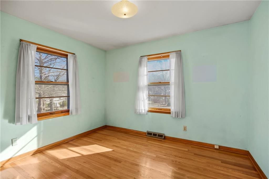 6215 Sterling Avenue — photo 20