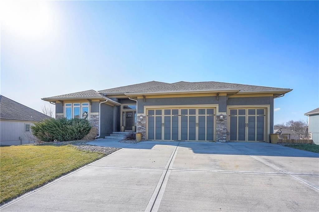 4328 SE TROTTER Drive, Lee's Summit, MO