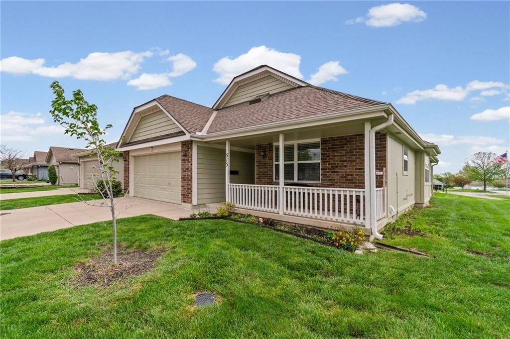 515 S Saturn Drive — photo 2