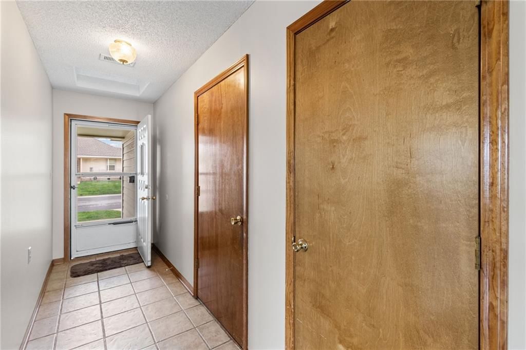515 S Saturn Drive — photo 4