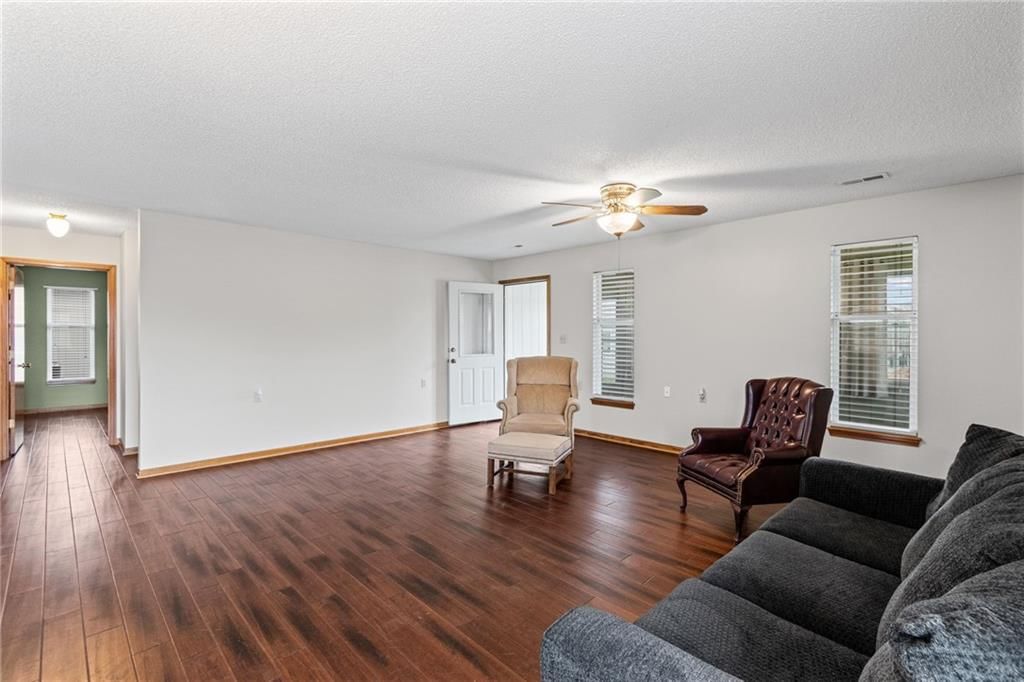 515 S Saturn Drive — photo 6