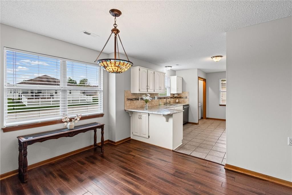 515 S Saturn Drive — photo 8