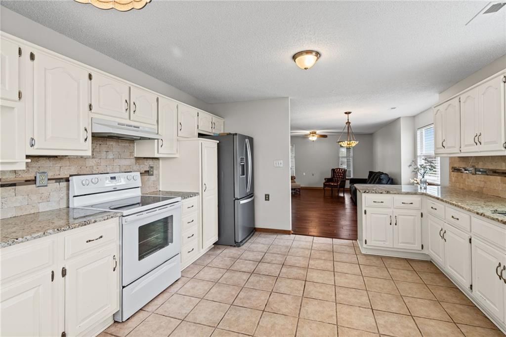 515 S Saturn Drive — photo 11