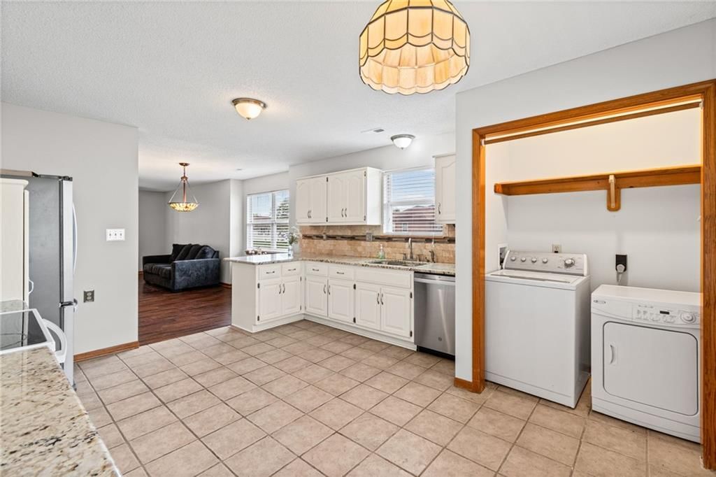 515 S Saturn Drive — photo 12