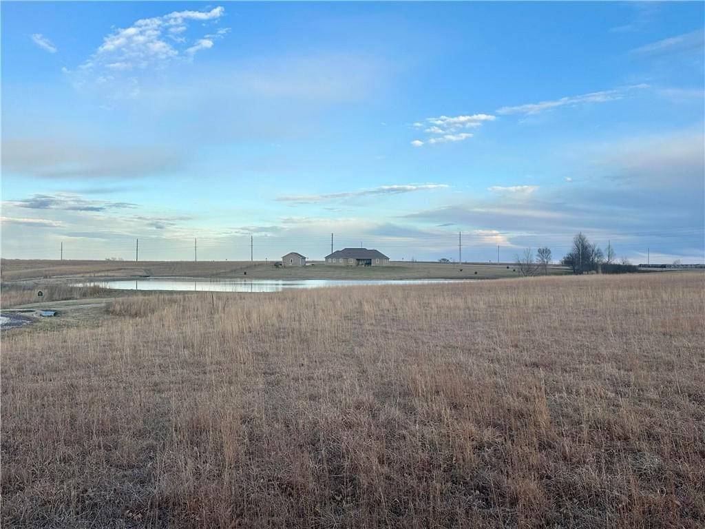 2403 Meadow Lake Drive — photo 2
