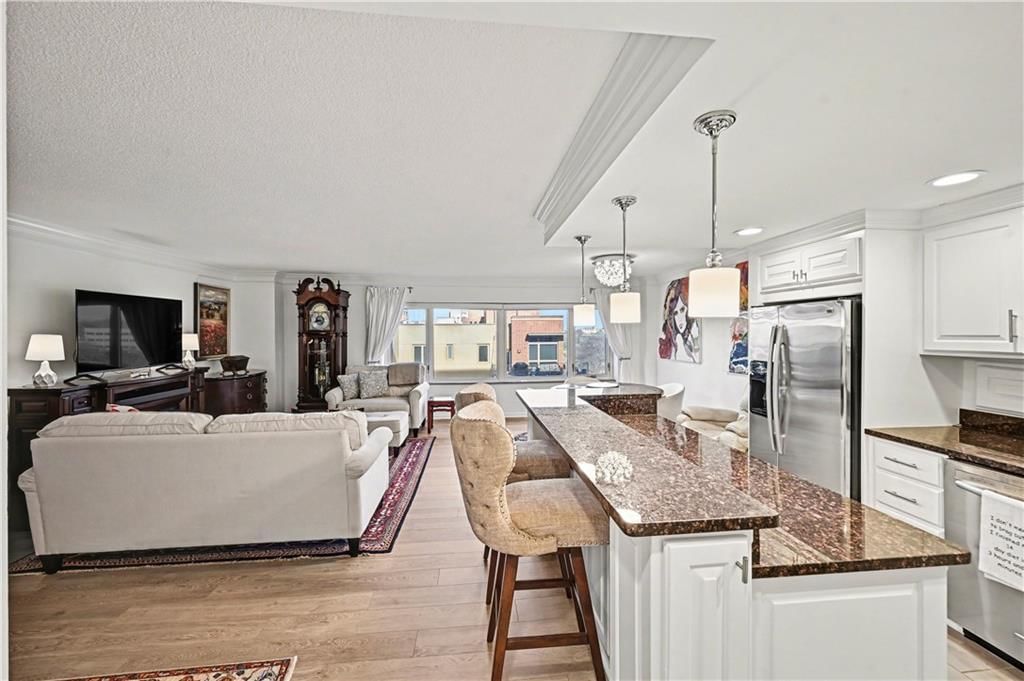 4545 Wornall Road — photo 4