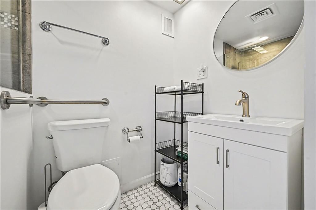 4545 Wornall Road — photo 13