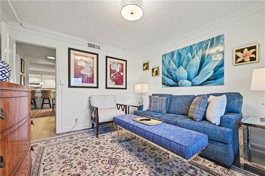 4545 Wornall Road — photo 14