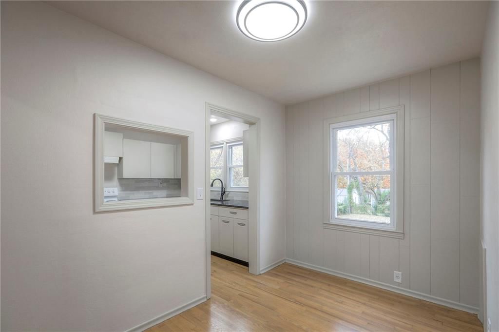 3037 S Scott Avenue — photo 7