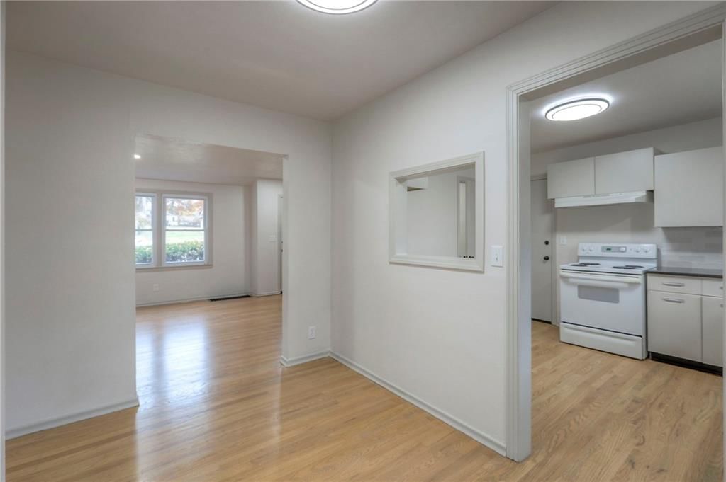 3037 S Scott Avenue — photo 8