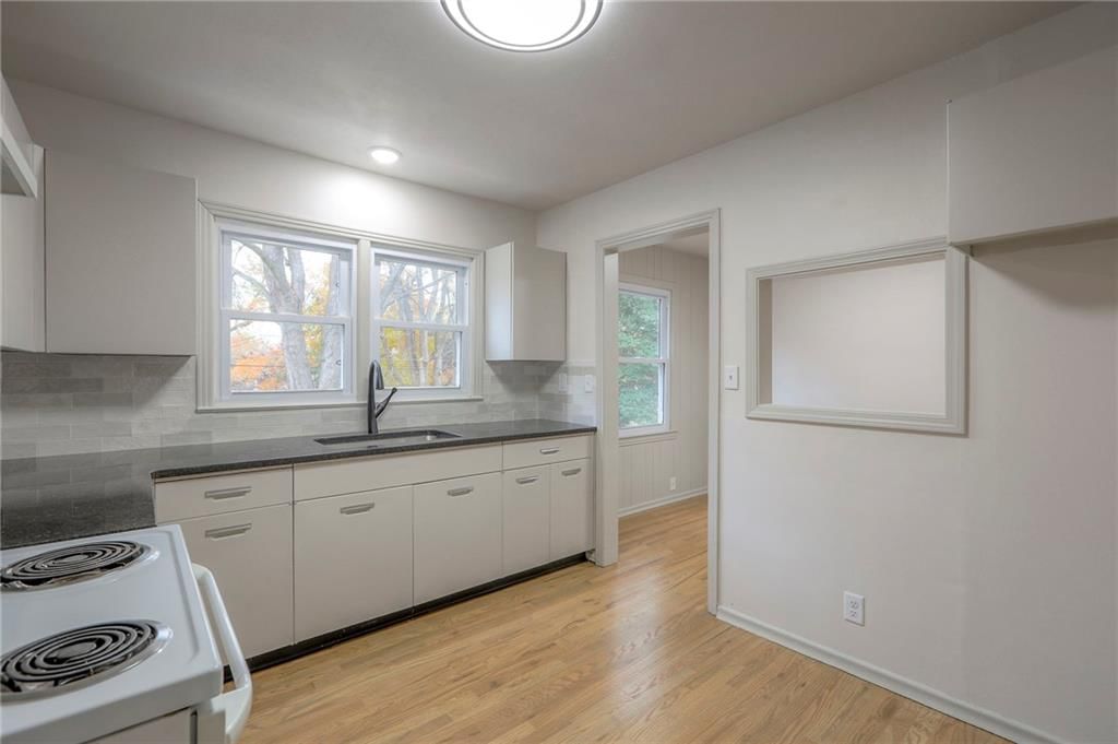 3037 S Scott Avenue — photo 11