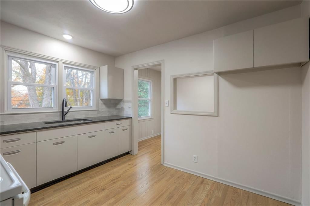 3037 S Scott Avenue — photo 12