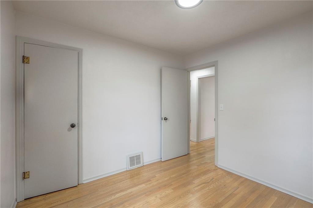 3037 S Scott Avenue — photo 16