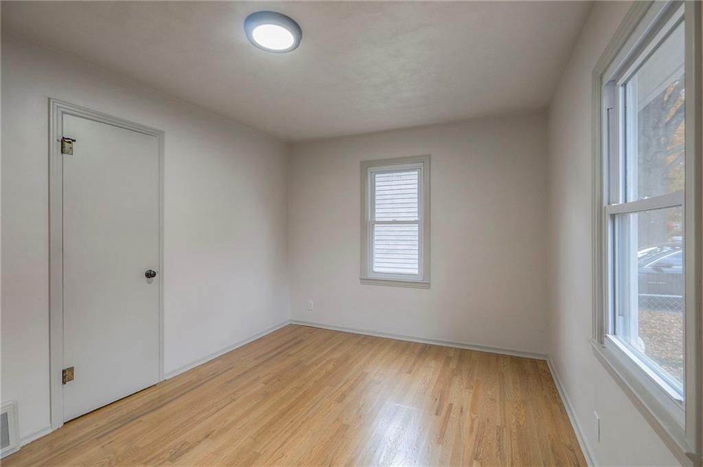 3037 S Scott Avenue — photo 17