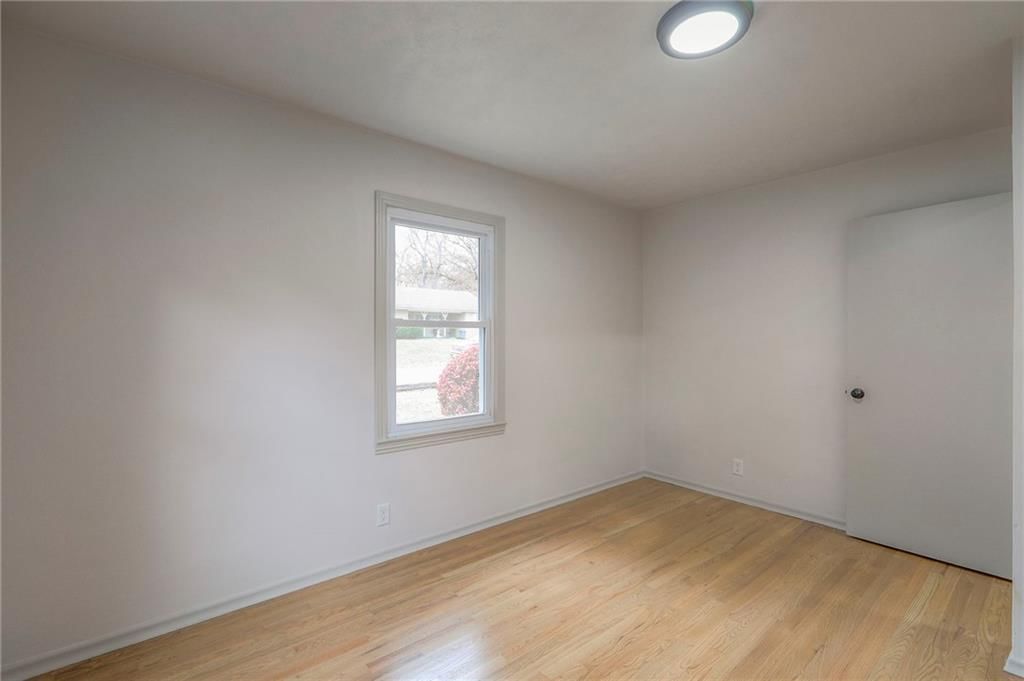 3037 S Scott Avenue — photo 19
