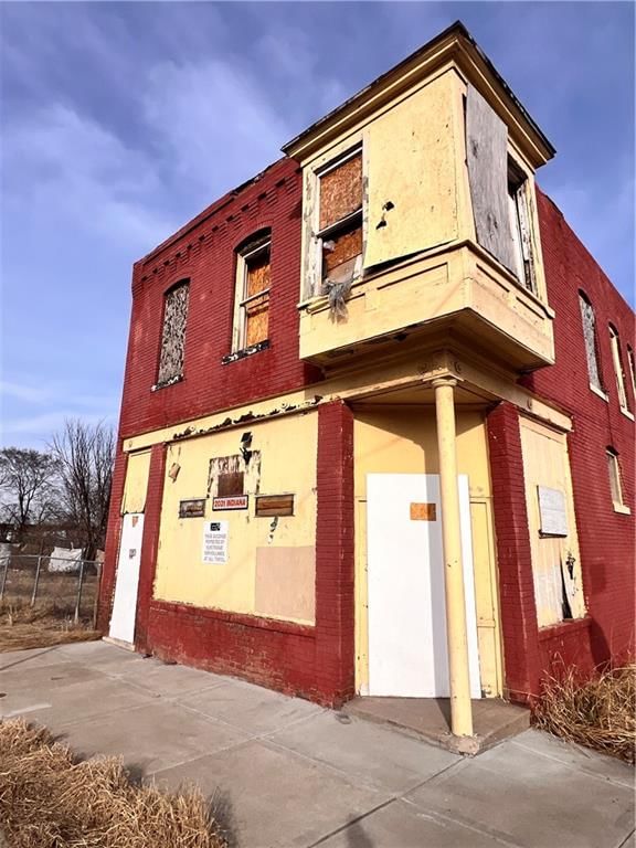 2031 Indiana Avenue — photo 3