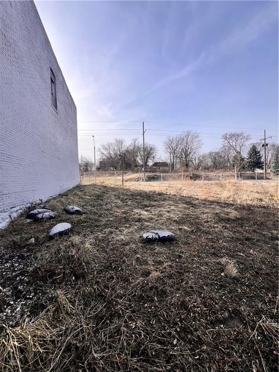 2031 Indiana Avenue — photo 10
