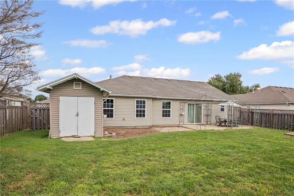 727 Country Lane — photo 15