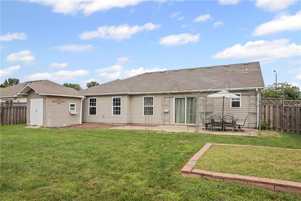 727 Country Lane — photo 17