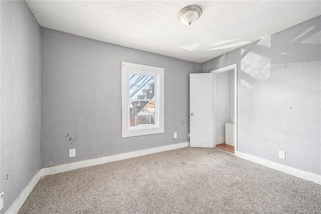 5209 Independence Avenue — photo 13