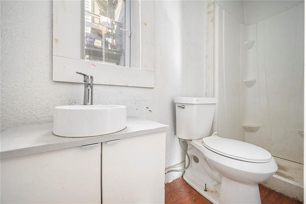 5209 Independence Avenue — photo 14