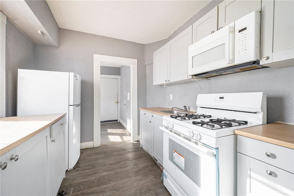 5209 Independence Avenue — photo 19