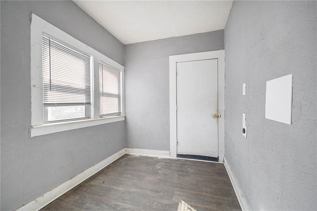 5209 Independence Avenue — photo 21
