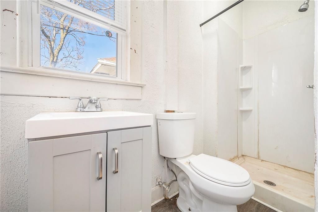 5209 Independence Avenue — photo 25