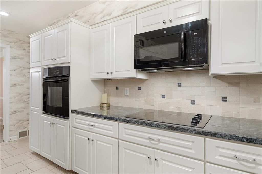 9810 W 100th Terrace — photo 10