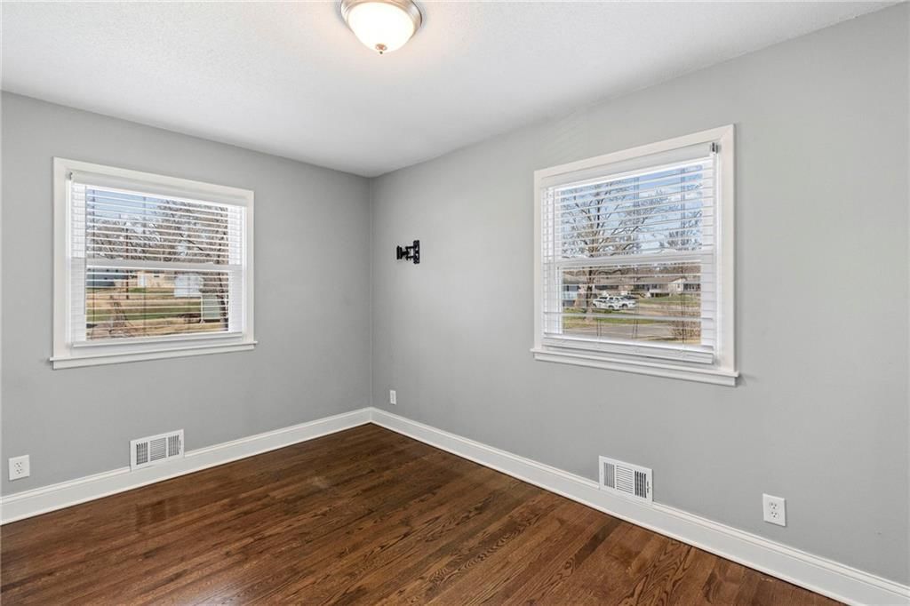 6507 N Walrond Avenue — photo 18