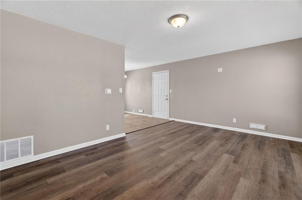 7611 E 107th Street — photo 11