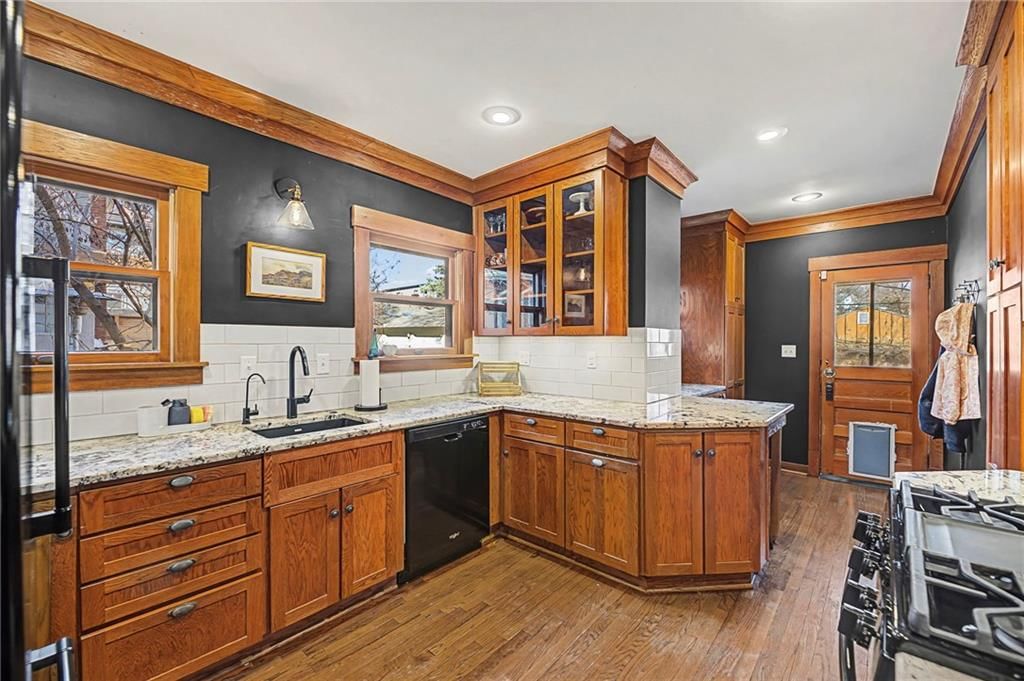 3723 Madison Avenue — photo 20