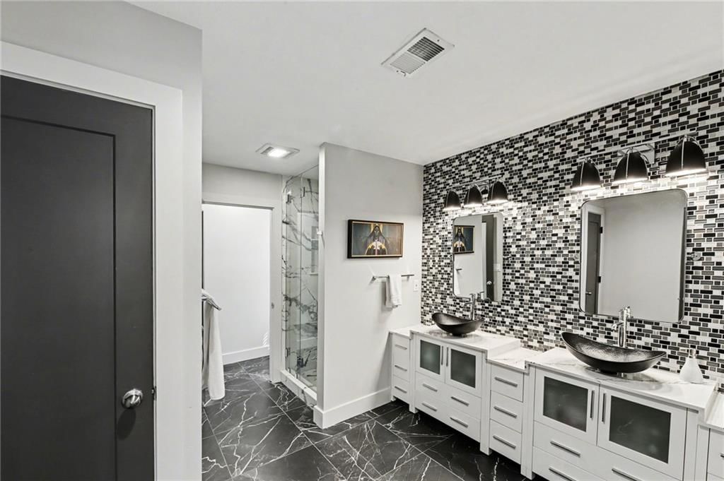 3763 Washington Street — photo 24
