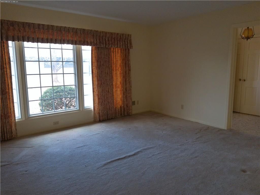 1 Holly Lane — photo 5